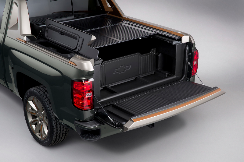 Illustration for article titled Chevy Avalanche-Style 2015 Chevy Silverado Looks Surprisingly Good